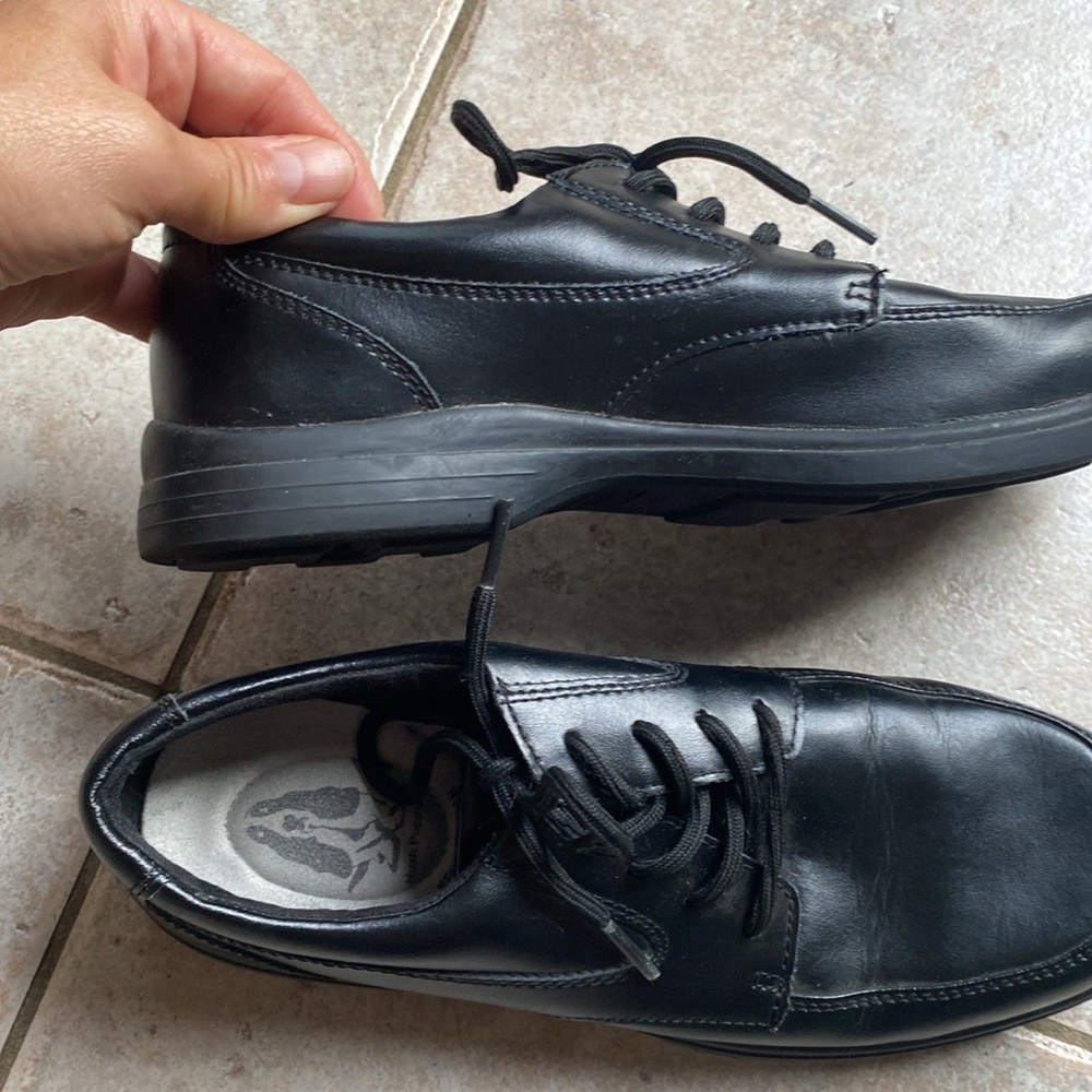 Boy’s size 5.5 Hush Puppies Dress shoes - Picture 12 of 16